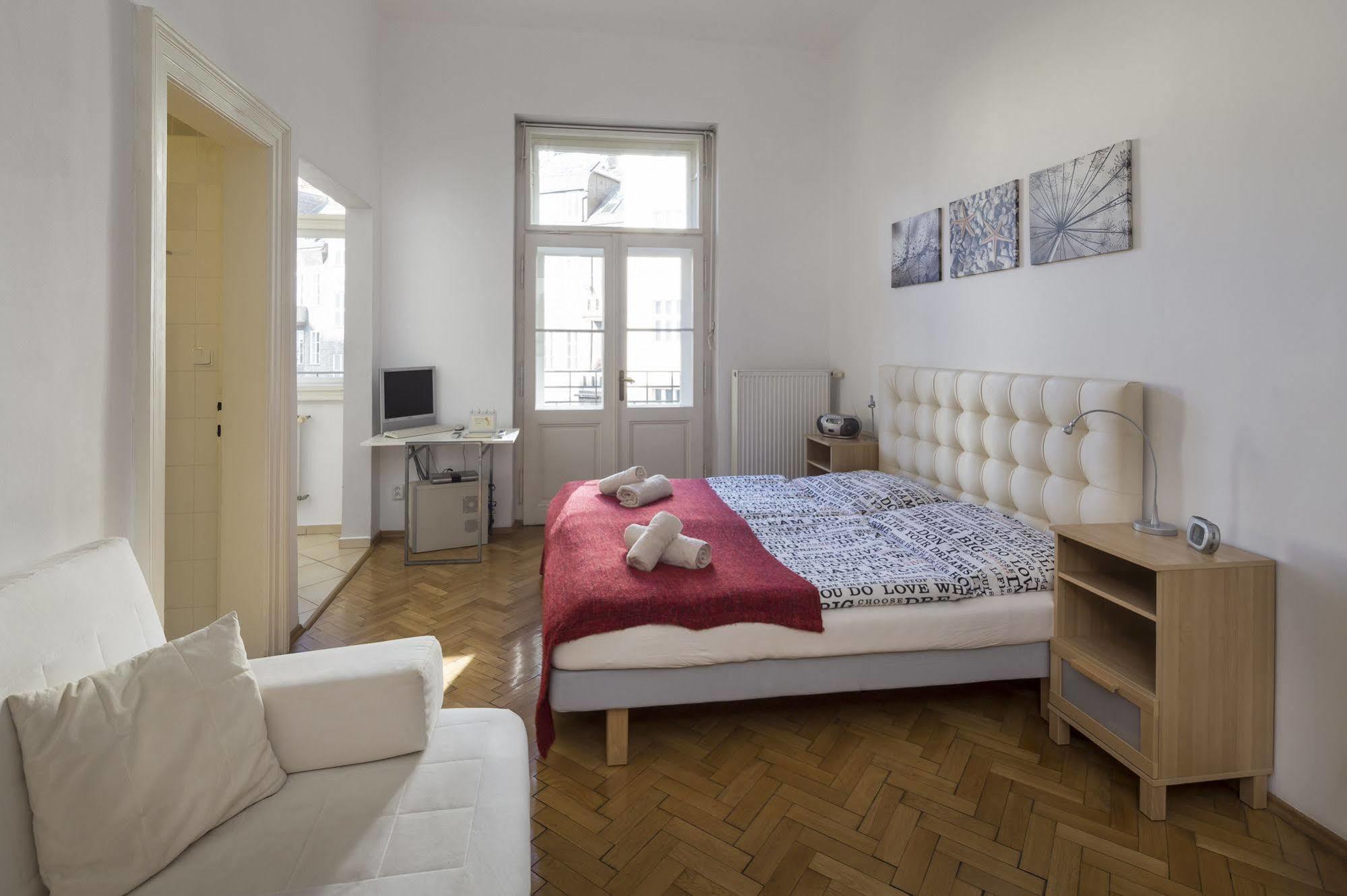 Old Town - Dusni Apartments Prága Kültér fotó